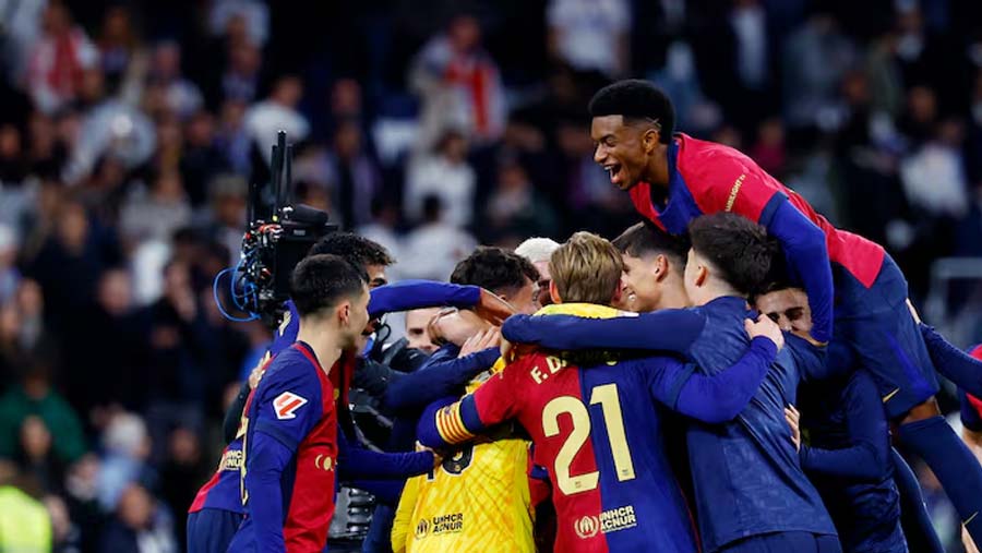 Barca thrash Real to go six points clear