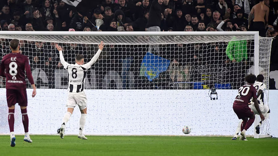 Juve win derby to move into top three, Milan held