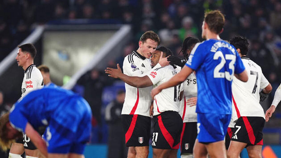 Fulham inflict more misery on Leicester