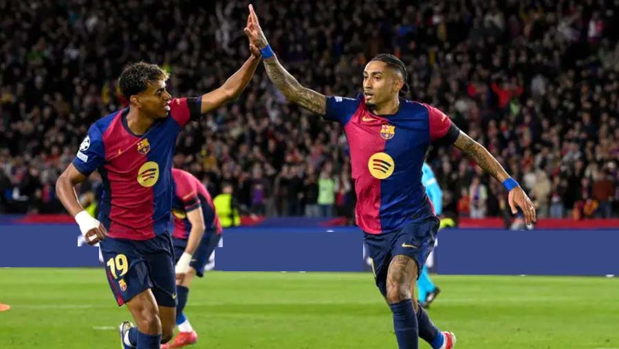 Barca breeze into UCL last eight