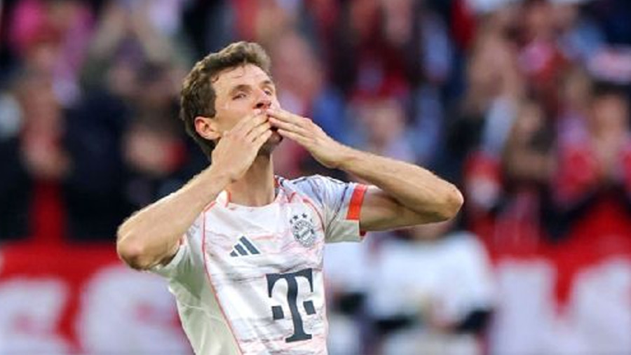 Thomas Muller says farewell as Bayern win on final day
